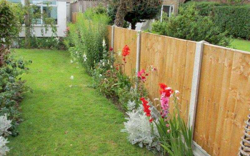 Garden fence installation in Leicestershire
